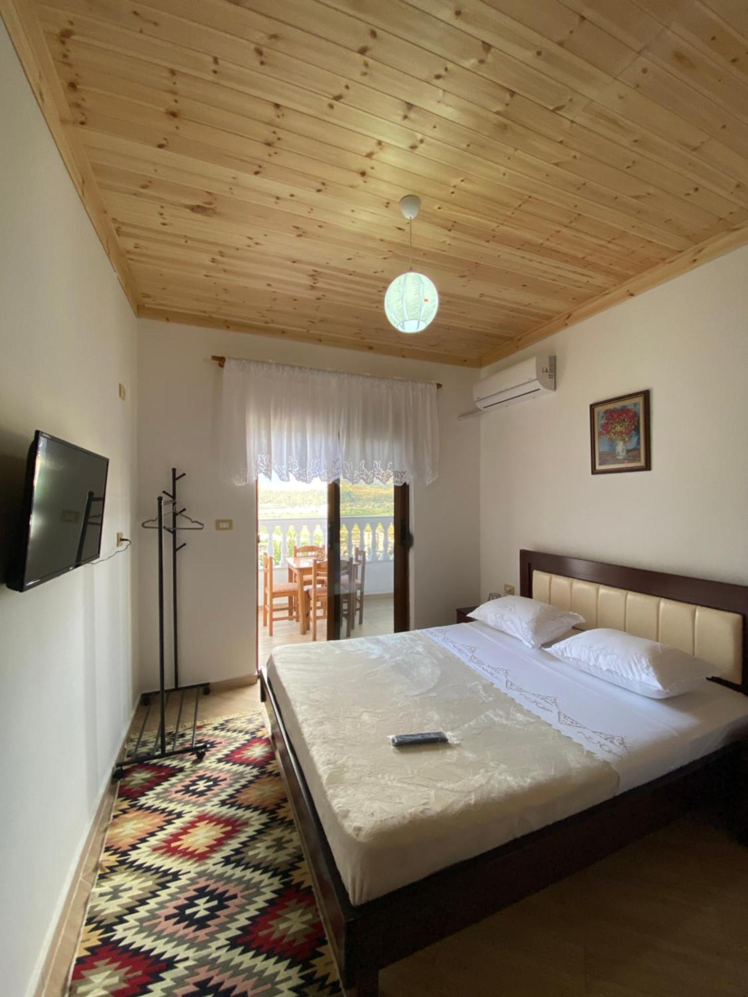 Stonetale Garden Guesthouse Gjirokastër Extérieur photo