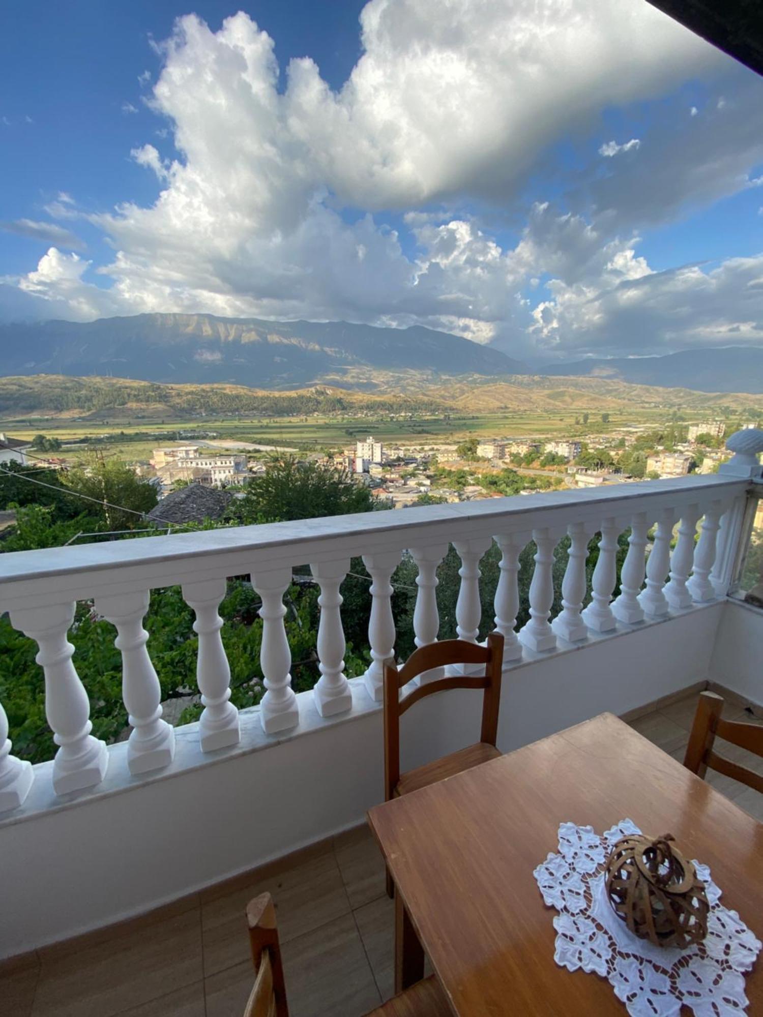Stonetale Garden Guesthouse Gjirokastër Extérieur photo