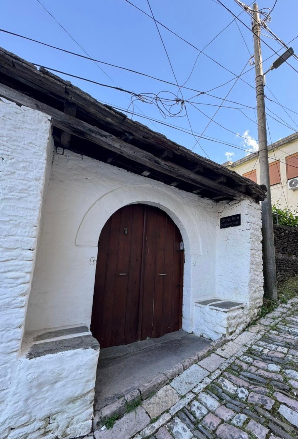 Stonetale Garden Guesthouse Gjirokastër Extérieur photo
